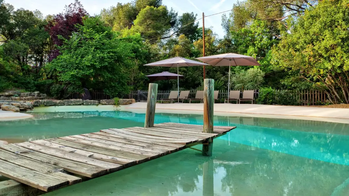 Piscine de la Bastide des grands chênes