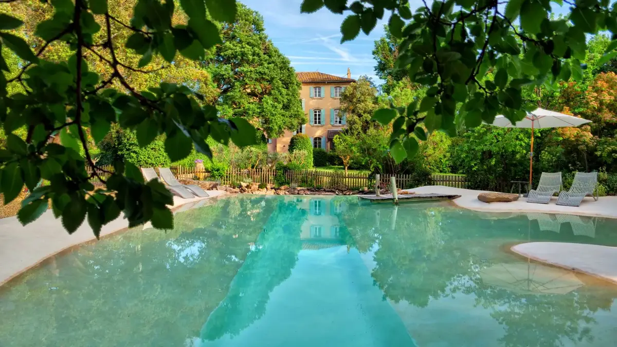 Piscine de la Bastide des grands chênes