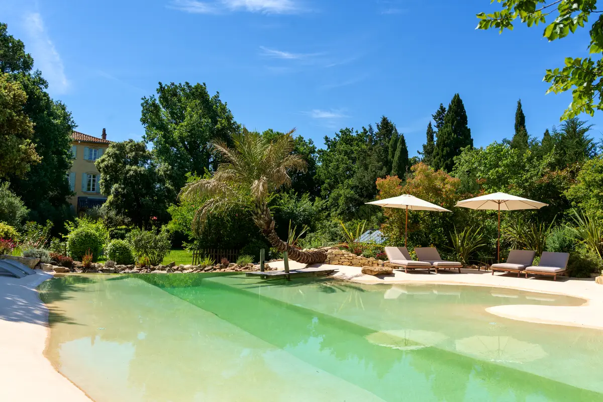 Piscine de la Bastide des grands chênes